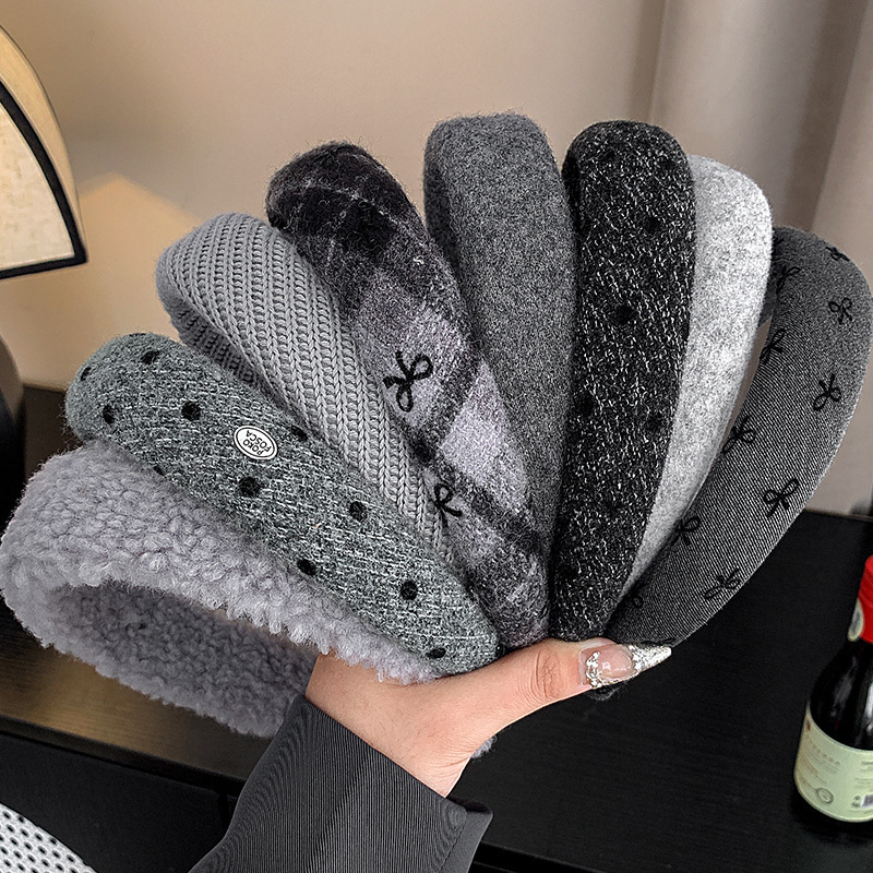Black Luxury Vintage Bow Headb - огляд і ціна Luxury Skincare For Women